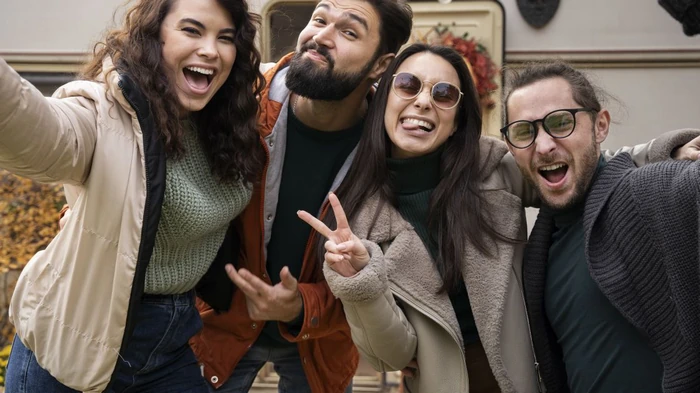 Warum wir mit der Zeit unsere Freunde verlieren und ob wir uns darüber Sorgen machen sollten: Erklärung der Psychologen