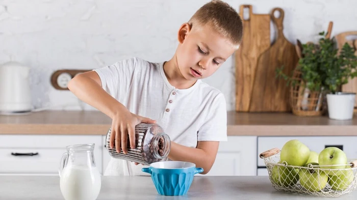 Wie man Kindern Selbständigkeit beibringt – ein effektiver Restauranttrick